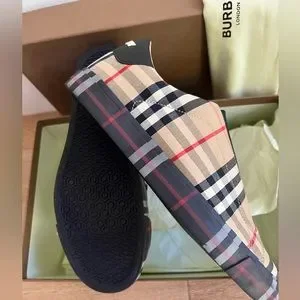 Used ones with box and shoe bag, model w/no laces and classic burberry Sizes:41 Burberry | Shoes | Used Ones With Box And Shoe Bag Model Wno  main image 4
